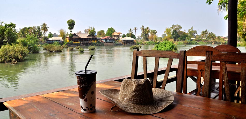 メコン川に面したカフェ