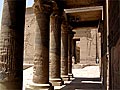 イシス神殿の列柱回廊