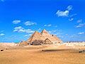 ギザの3大ピラミッド（クフ王、カフラー王、メンカウラー王のピラミッド）