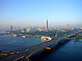 カイロ中心部　ナイル川とカイロタワーの展望